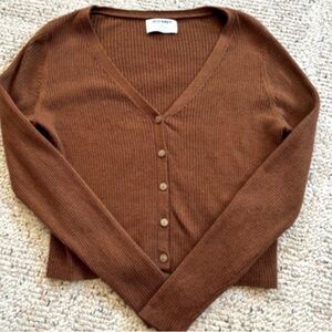 Fall staple - brown cardigan